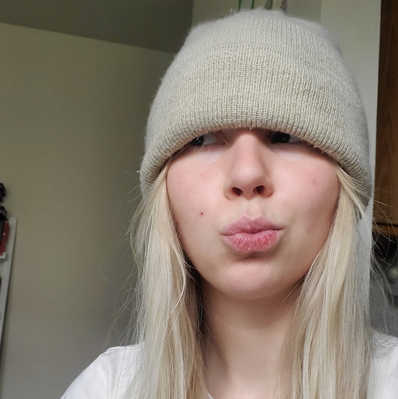 Meet the seller! (Me) - Picture 2 of 6